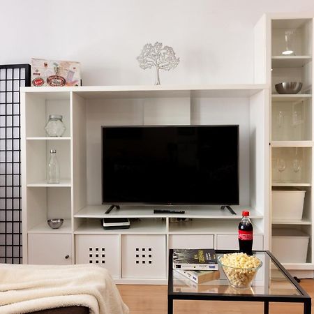 Sea & Wave Adela Boutique Apartment マラガ エクステリア 写真