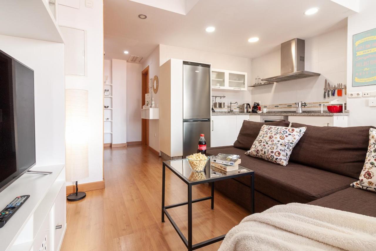Sea & Wave Adela Boutique Apartment マラガ エクステリア 写真