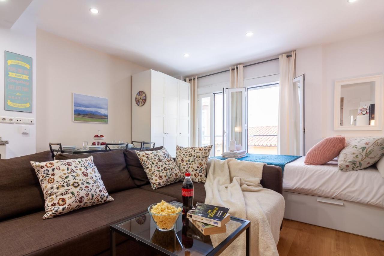 Sea & Wave Adela Boutique Apartment マラガ エクステリア 写真