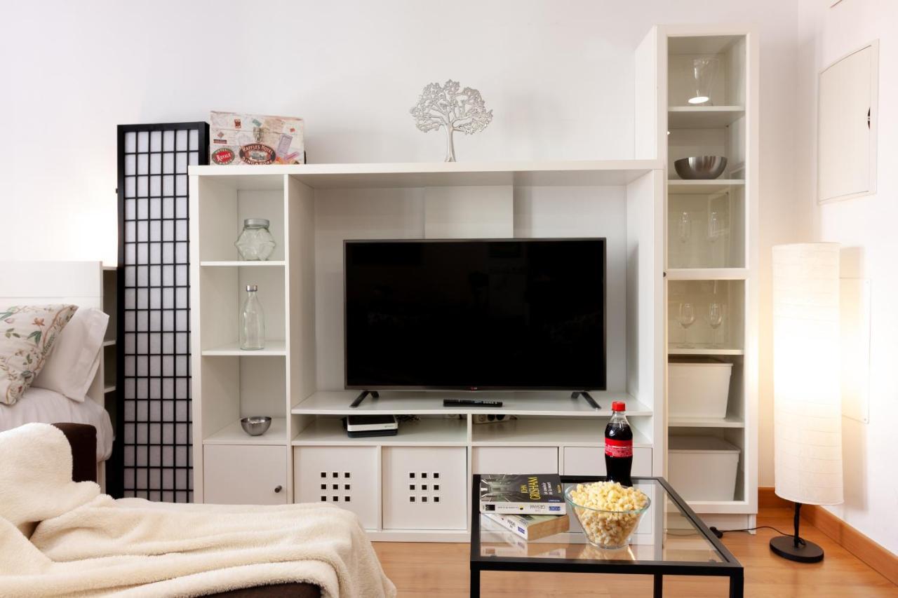 Sea & Wave Adela Boutique Apartment マラガ エクステリア 写真