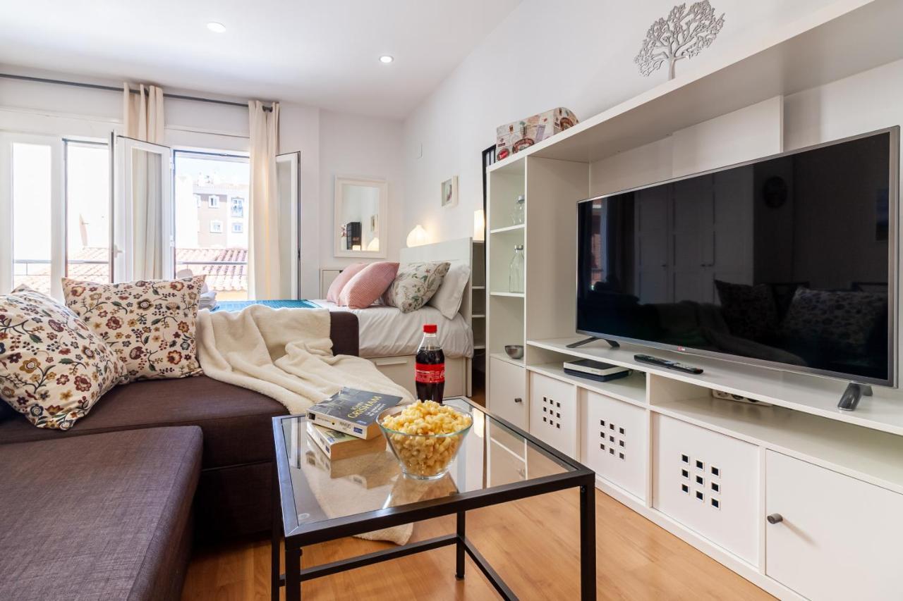 Sea & Wave Adela Boutique Apartment マラガ エクステリア 写真